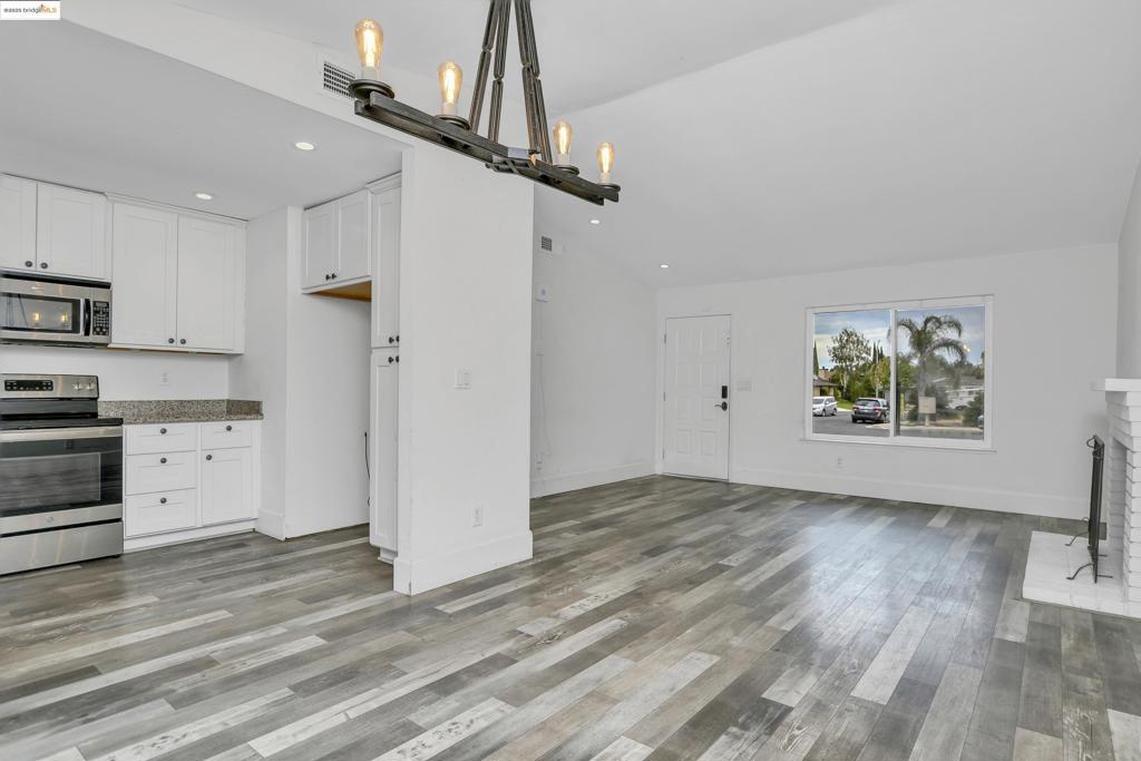 OAKLEY - Residential