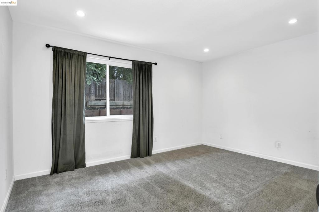 OAKLEY - Residential