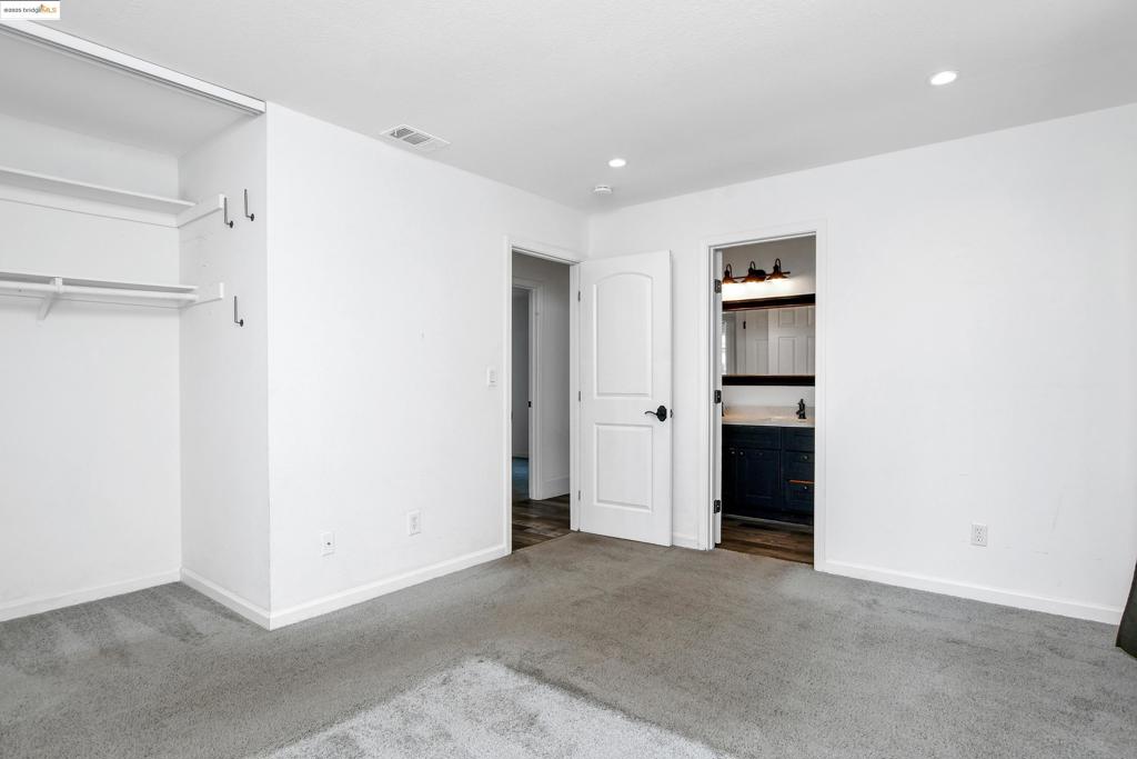 OAKLEY - Residential