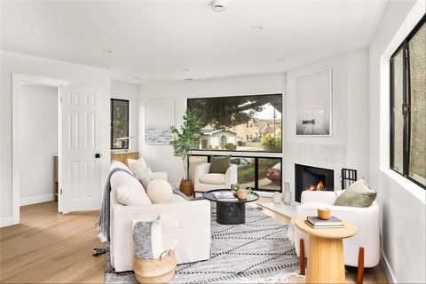 Tiny photo for 18204 Kingsdale Ave, Redondo Beach, CA 90278 (MLS # WS25224680)