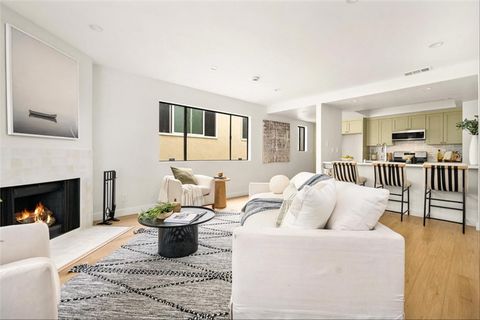 Tiny photo for 18204 Kingsdale Ave, Redondo Beach, CA 90278 (MLS # WS25224680)