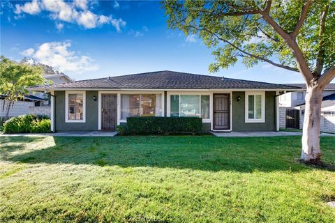 Photo of 1352 E Fairgrove Ave, West Covina, CA 91792 (MLS # AR26048272)