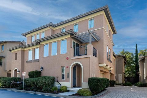2772 Piantino Circle San Diego CA 92108