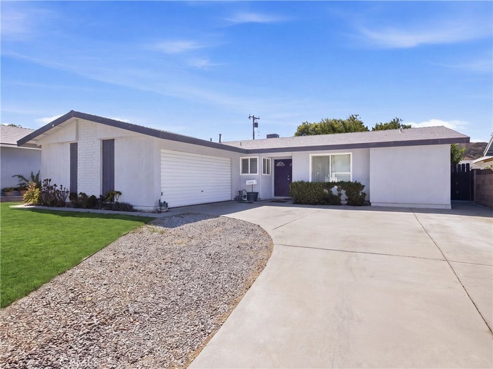 Photo 1 of 14 — 21052 Kingscrest, Saugus, CA 91350