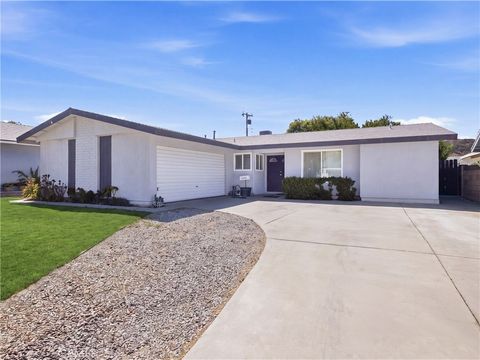 Photo of 21052 Kingscrest DR, Saugus, CA 91350 (MLS # SR26129742)