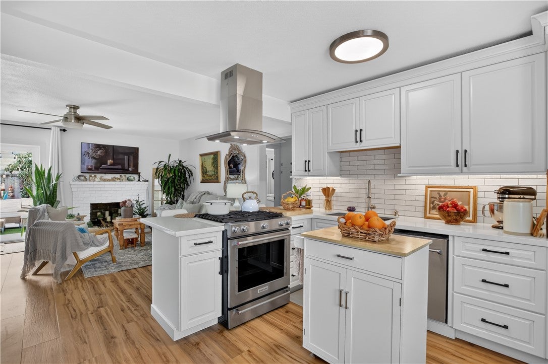 1590 Manhattan