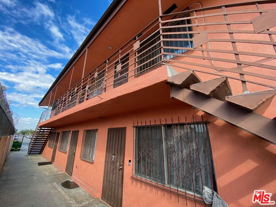 4014 E Alondra Boulevard