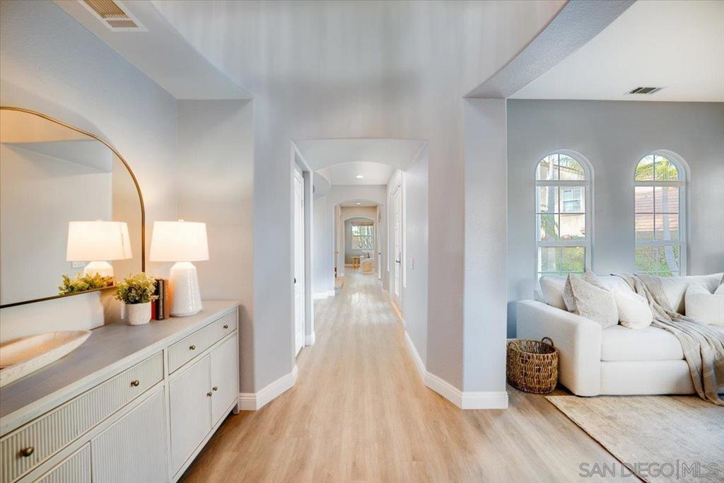 3272 Avenida La Cima