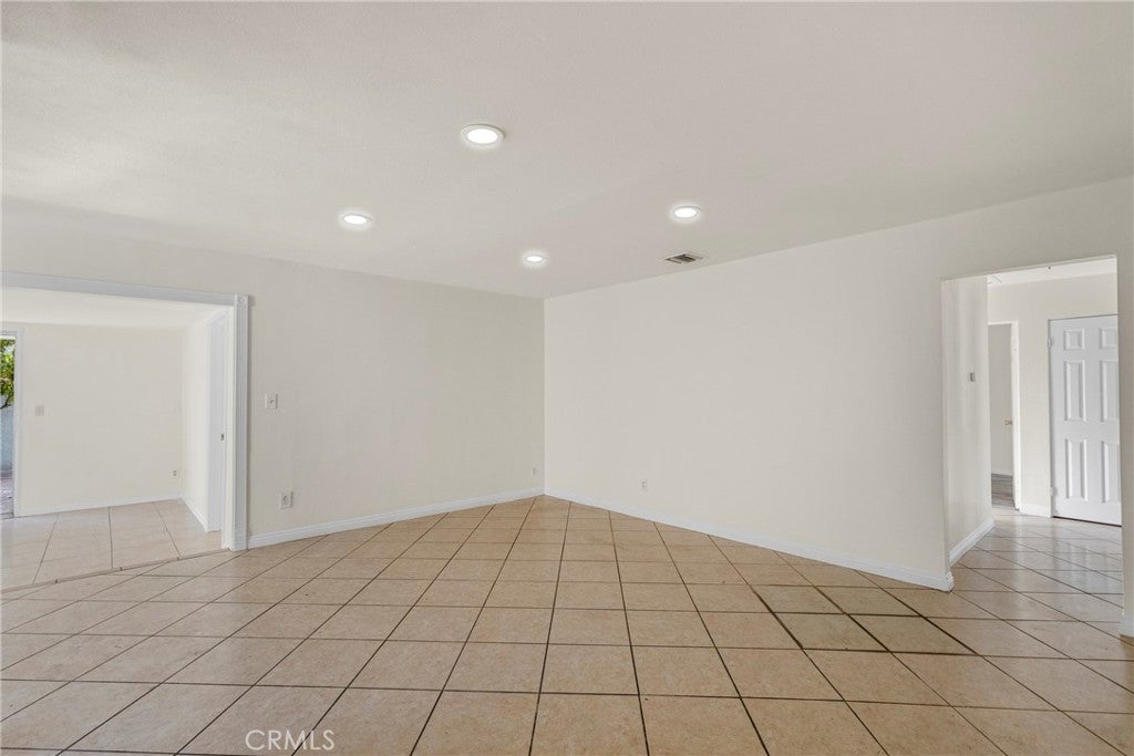 7955 White Oak