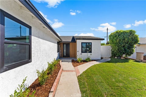 Photo of 17149 Donmetz Street, Granada Hills, CA 91344 (MLS # SR26209747)