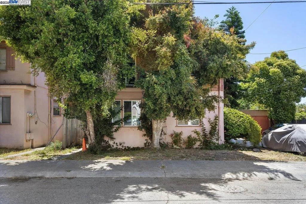 Oakland, California 94601, United States, ,Residential,Active,168079