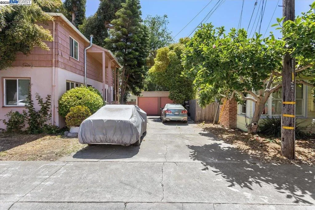 Oakland, California 94601, United States, ,Residential,Active,168079