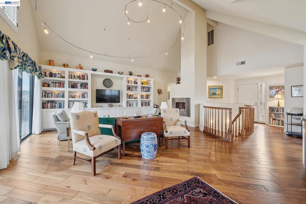 9 REGULUS COURT