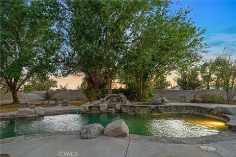 Photo of 431 W 72nd Street, Rosamond, CA 93560 (MLS # SR25192113)