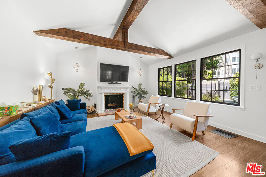 6626 Cahuenga Terrace