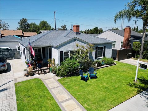 Photo of 2925 San Francisco Avenue, Long Beach, CA 90806 (MLS # DW25193110)