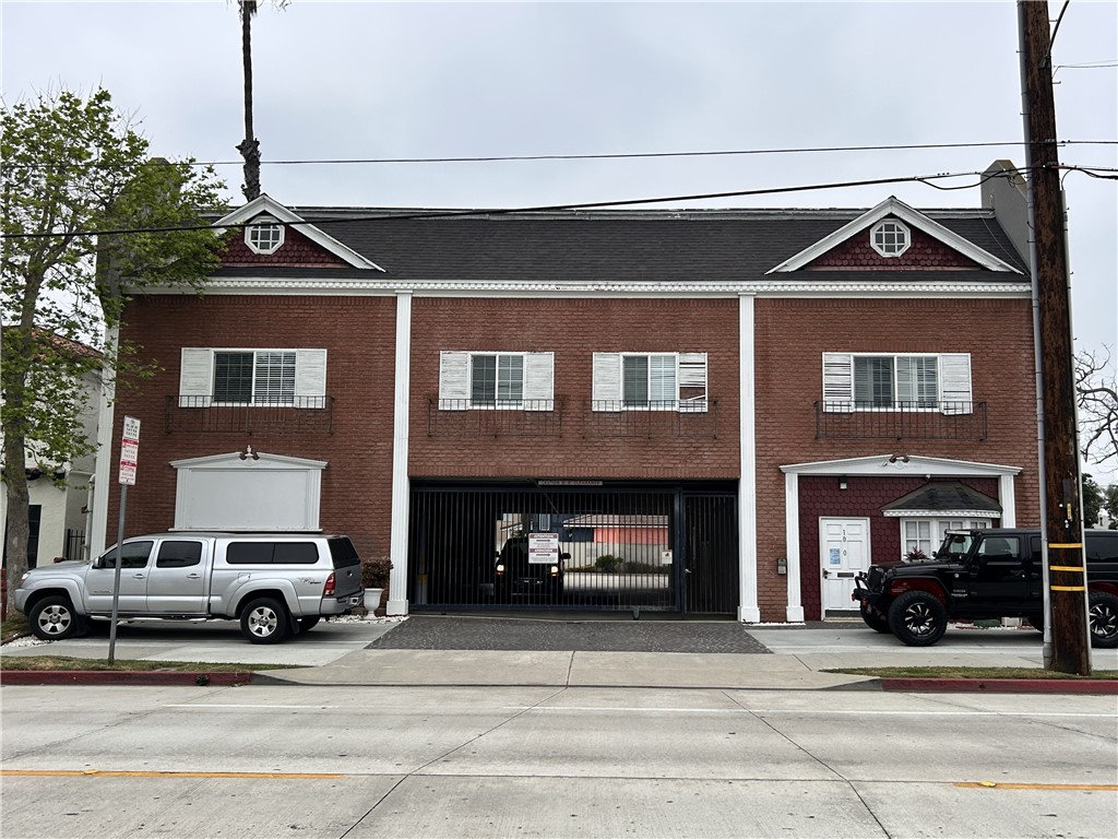 Hard to find a well maintained 2 story free standing building with multiple private office, a good size waiting room, if you are looking for a large building to accommodate your business or a investments this is the one, convenient location, charming, kitchen area, bathroom and shower, plenty additional parking in the back, great opportunity, why rent when you can own and much more, the following can be the use according to city: Travel Agencies, Medical Offices, Art Galleries, and Photography Studios, Museum and Science Center, Print and Copy Services , Daycare Center, Freestanding Restaurant, Convalescent Hospital, Nursing Homes, Mortgage and Finances, Real Estate Office.