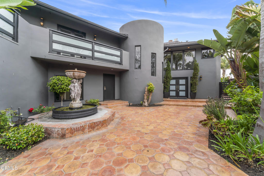 952 Peninsula Street