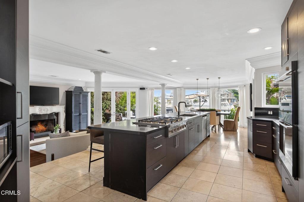 Properties 3 952 Peninsula Street