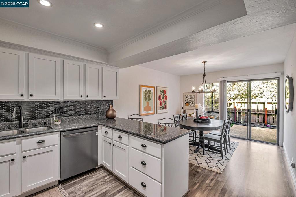 LA CASA HEIGHTS - Residential