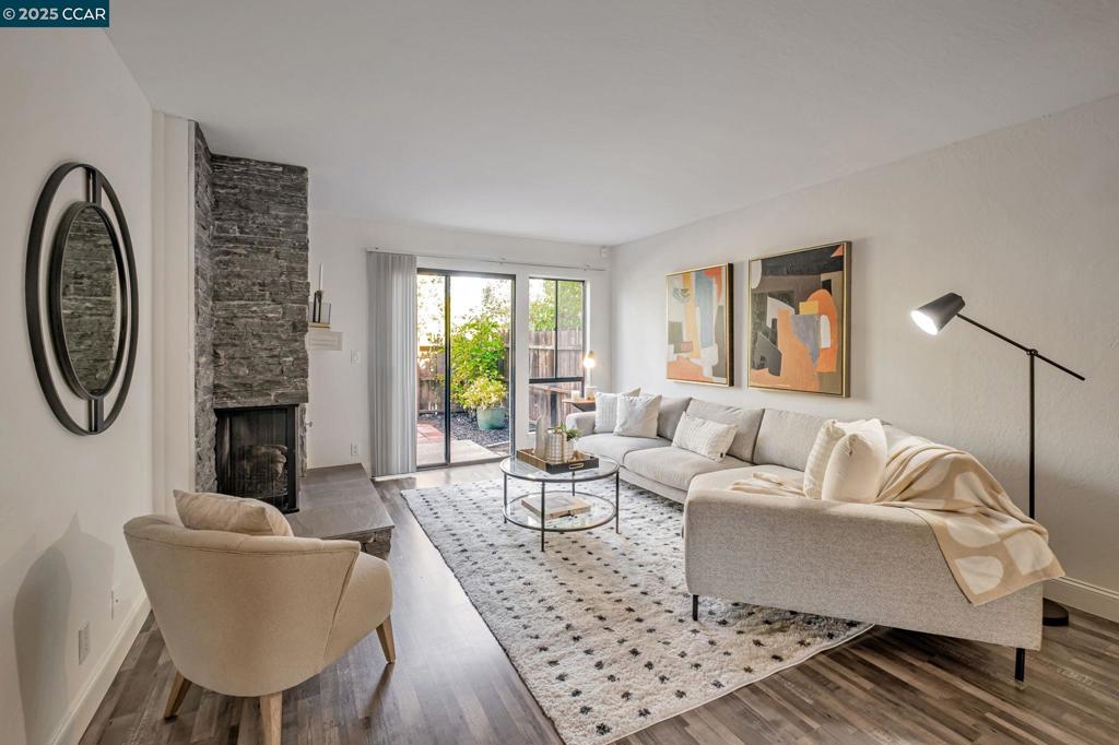 LA CASA HEIGHTS - Residential