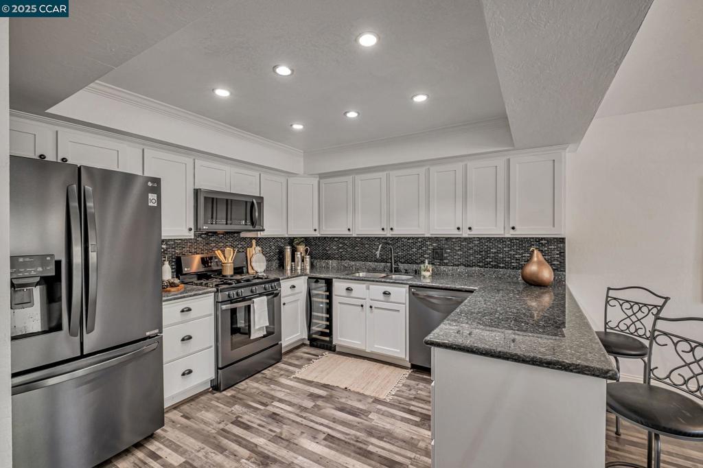 LA CASA HEIGHTS - Residential