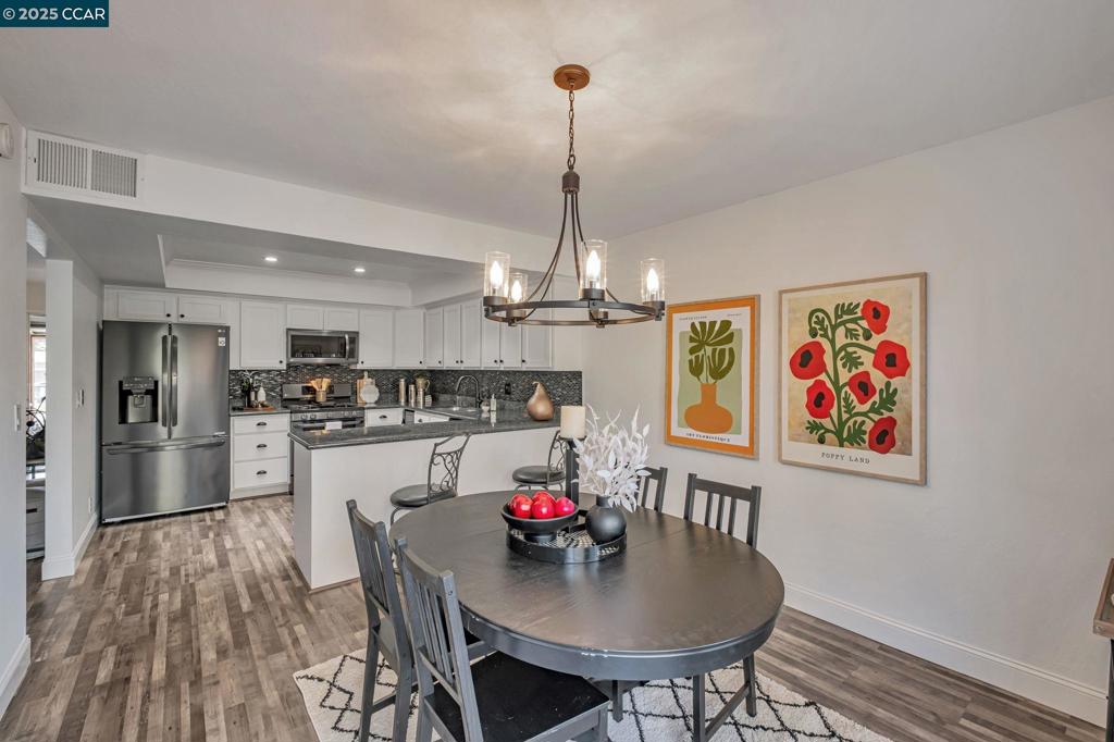 LA CASA HEIGHTS - Residential