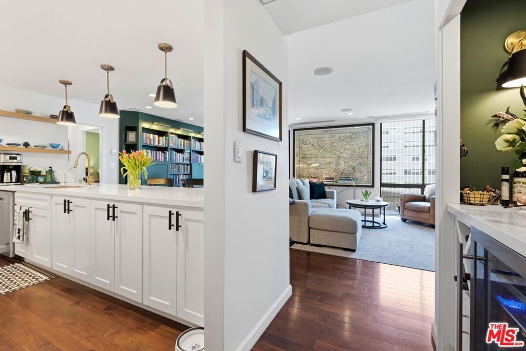 2160 Century Parkway 411