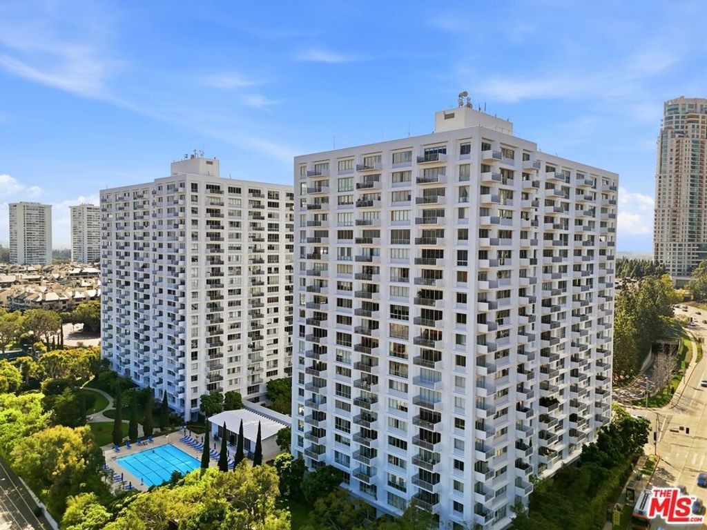 Photo of 2160 Century Parkway #411, Los Angeles, CA 90067 (MLS # 26658533)