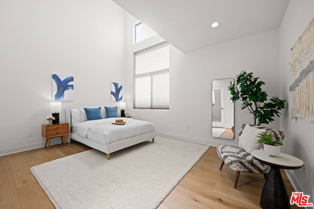 108 S Croft Avenue 102