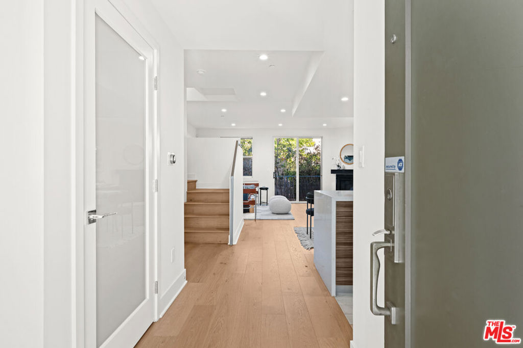 108 S Croft Avenue 102