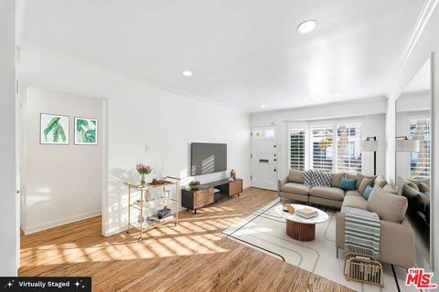 Photo of 948 20th Street #B, Santa Monica, CA 90403 (MLS # 25613127)