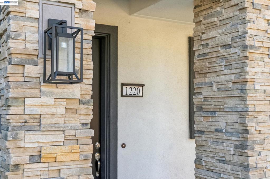1216 Walters Ct