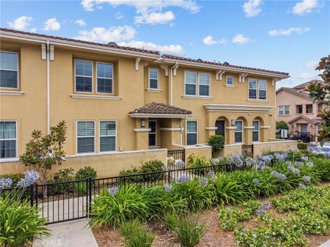 Photo of 1690 Heywood ST #C, Simi Valley, CA 93065 (MLS # SR26133731)