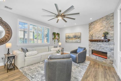 Photo of 2037 Newton Dr, Brentwood, CA 94513 (MLS # 41134530)