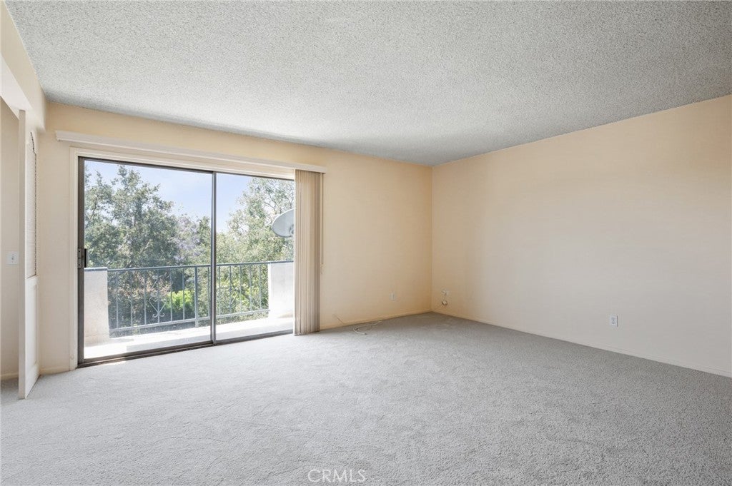 972 E California 307