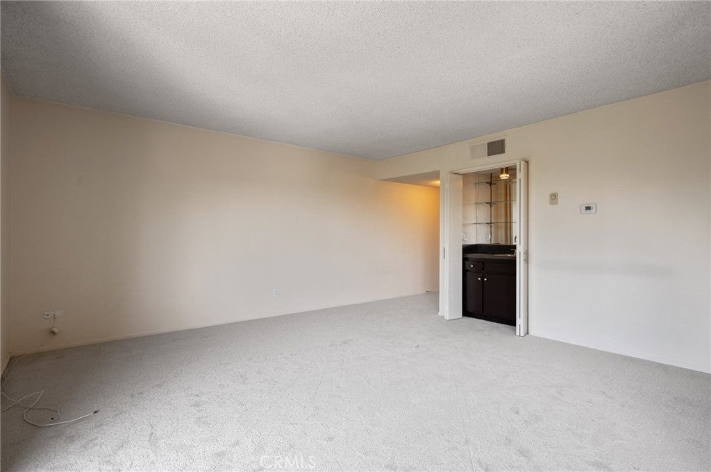 972 E California 307