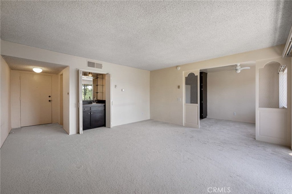 972 E California 307