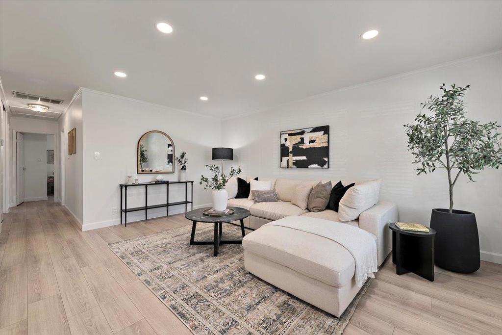 Properties 2 2076 Clark Avenue