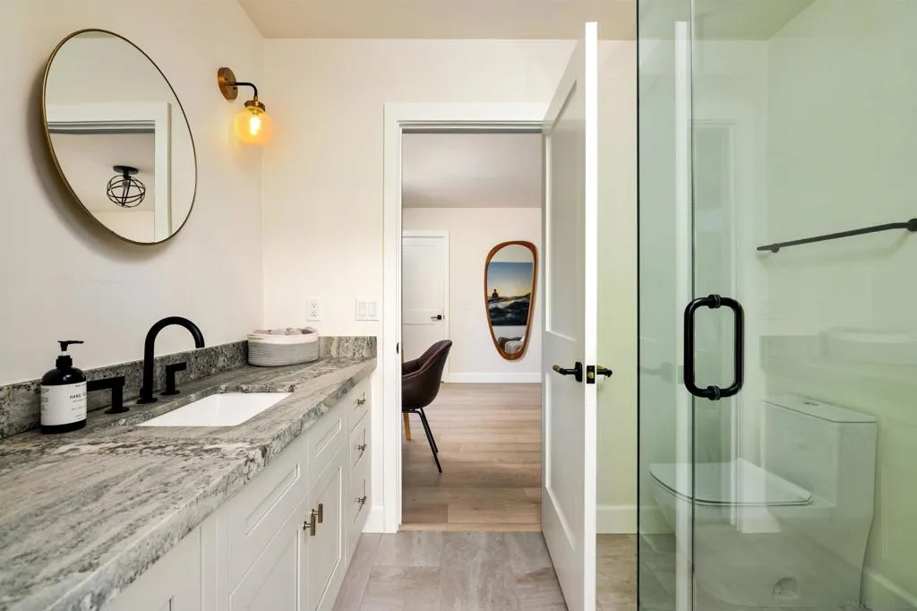 La Jolla, California 92037, United States, 3 Bedrooms Bedrooms, ,2 BathroomsBathrooms,Residential,Active,165646