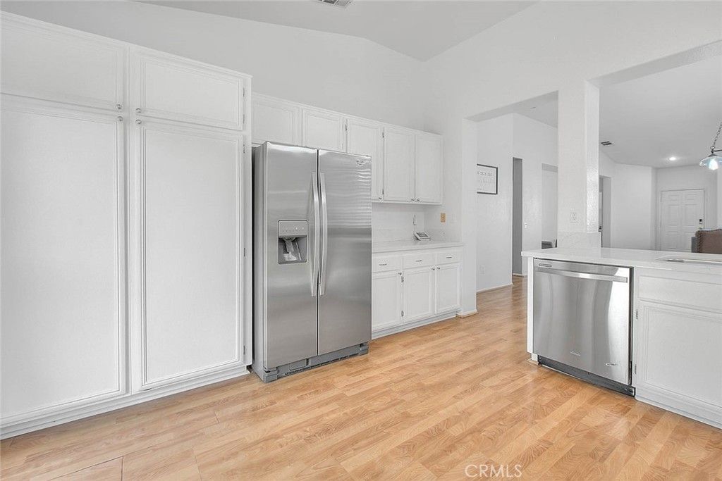 listing image 130725177111960945165