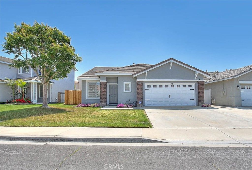 listing image 130722716870367294253