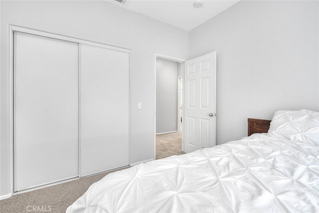 listing image 130727746705048832902