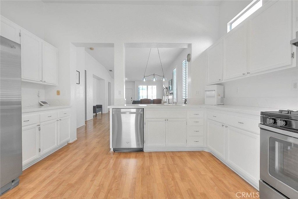 listing image 130720761855700371928