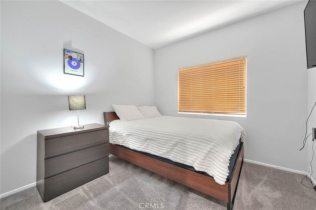 listing image 130726276945238263945