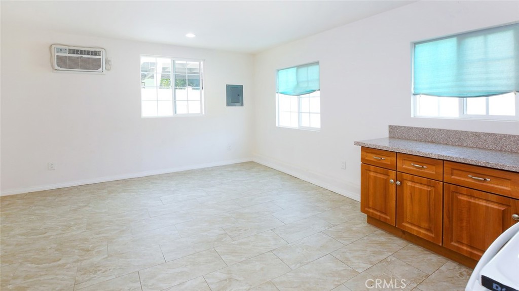 1206 Mountain View Street