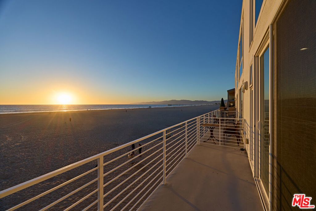4403 Ocean Front Walk 205
