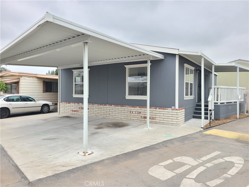 840 E Foothill Blvd 64