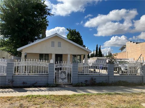 Photo of 1389 W 7th St, San Bernardino, CA 92411 (MLS # WS25240825)