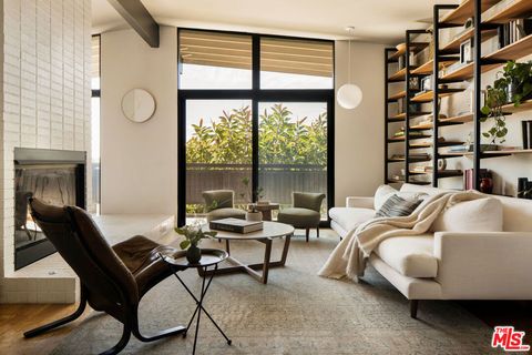 Photo of 2825 La Cuesta Drive, Los Angeles, CA 90046 (MLS # 26655747)